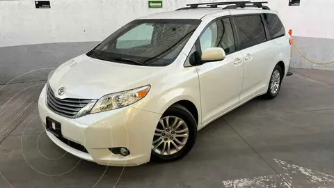 Toyota Sienna XLE 3.5L usado (2015) color Blanco precio $339,000