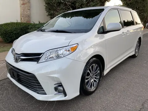 Toyota Sienna XLE 3.5L usado (2019) color Blanco precio $579,999