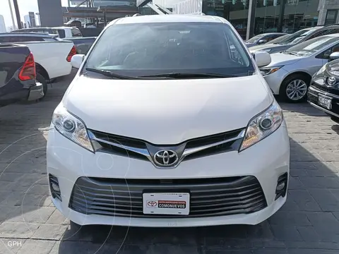 Toyota Sienna XLE 3.5L usado (2019) color Blanco precio $490,000