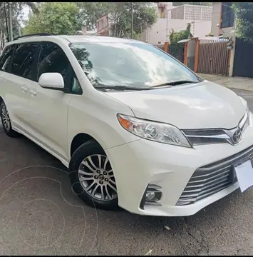 Toyota Sienna XLE 3.5L usado (2019) color Blanco precio $480,000