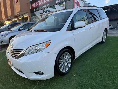 Toyota Sienna XLE 3.5L Piel usado (2014) color Blanco precio $259,999