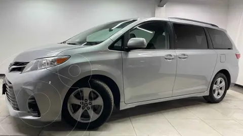 Toyota Sienna LE 3.5L usado (2019) color Gris precio $545,000