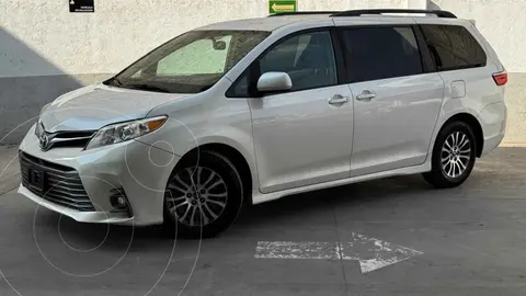 Toyota Sienna XLE 3.5L usado (2019) color Blanco precio $399,000