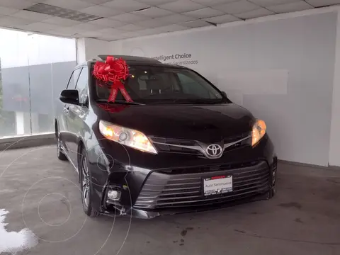 Toyota Sienna XLE 3.5L Piel usado (2019) color Negro precio $539,800