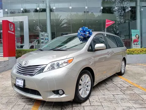 Toyota Sienna XLE 3.5L Piel usado (2016) color Dorado precio $340,000