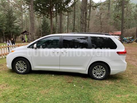 foto Toyota Sienna CE 3.5L usado (2012) color Blanco precio $235,000