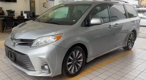 Toyota Sienna XLE 3.5L Piel usado (2019) color plateado precio $480,000