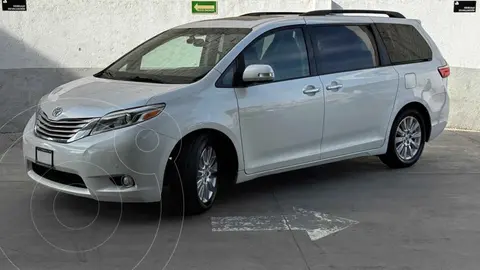 Toyota Sienna Limited 3.5L usado (2015) color Blanco precio $389,000