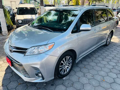 Toyota Sienna XLE usado (2020) color Plata financiado en mensualidades(enganche $134,106 mensualidades desde $11,912)