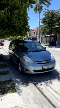 Toyota Sienna CE usado (2006) color Azul precio $120,000