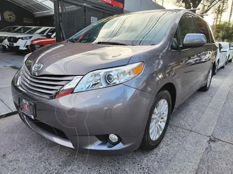 Toyota Sienna XLE 3.5L usado (2017) color Gris precio $379,900