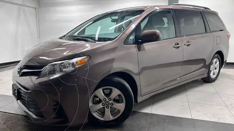 Toyota Sienna LE 3.5L usado (2019) color Caf financiado en mensualidades(enganche $83,600 mensualidades desde $8,247)