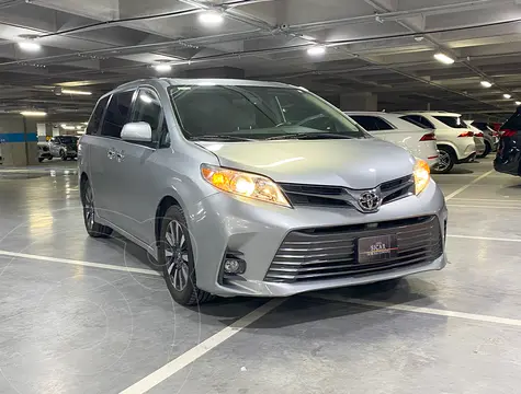 Toyota Sienna XLE Piel usado (2020) color plateado financiado en mensualidades(enganche $158,294 mensualidades desde $12,204)