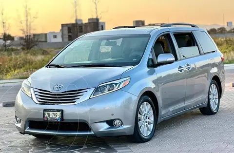 Toyota Sienna Limited 3.5L usado (2016) color Plata precio $425,000