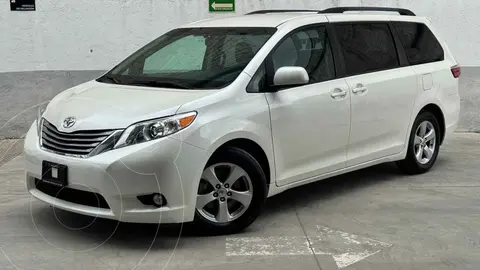 Toyota Sienna XLE 3.5L usado (2017) color Blanco precio $374,000