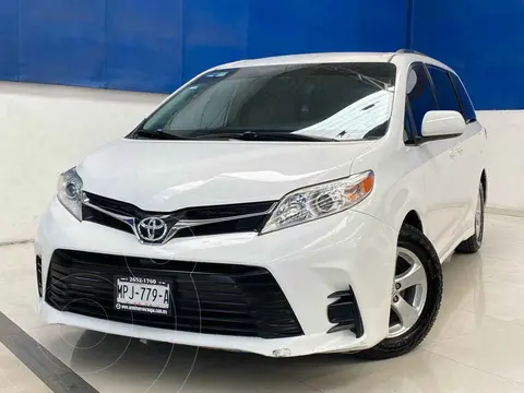 Toyota Sienna LE 3.5L usado (2019) color Blanco financiado en mensualidades(enganche $117,500 mensualidades desde $8,445)