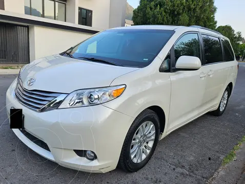 Toyota Sienna XLE 3.5L Piel usado (2017) color Blanco Perla financiado en mensualidades(enganche $60,000)