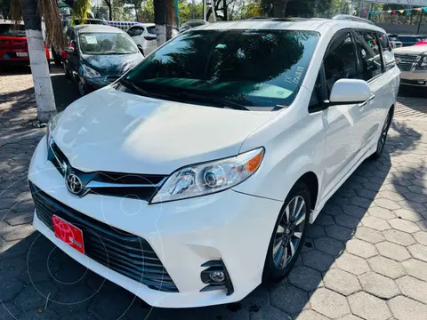 Toyota Sienna XLE Piel usado (2020) color Blanco financiado en mensualidades(enganche $128,194 mensualidades desde $11,387)