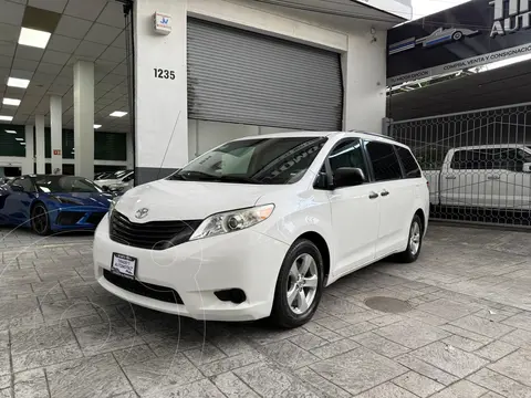 Toyota Sienna CE 3.5L usado (2013) color Blanco precio $224,900