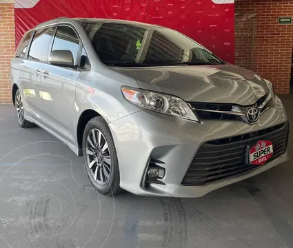 Toyota Sienna XLE 3.5L Piel usado (2019) color Gris precio $645,000