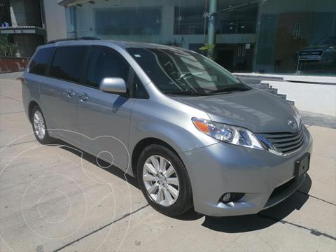 foto Toyota Sienna XLE 3.5L Piel usado (2017) color Plata precio $470,000