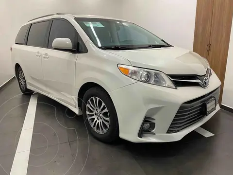 Toyota Sienna XLE usado (2020) color Blanco precio $645,000
