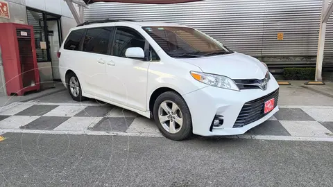 Toyota Sienna LE 3.5L usado (2018) color Blanco precio $415,000