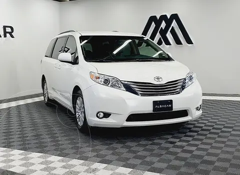 Toyota Sienna XLE 3.5L usado (2017) color Blanco precio $479,900