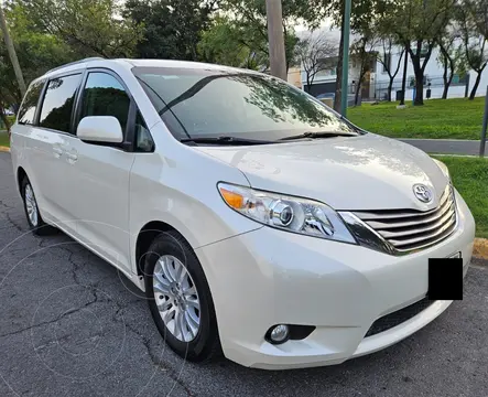 Toyota Sienna XLE 3.5L Piel usado (2017) color Blanco Perla precio $398,000