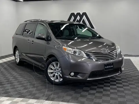 Toyota Sienna XLE 3.5L Piel usado (2016) color Gris precio $389,900