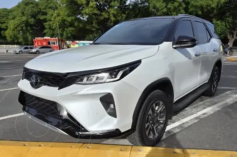 Toyota SW4 Diamond II 2.8 TDi 7A Aut usado (2023) color Blanco precio u$s56.000