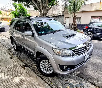 Toyota SW4 SRV TDi Cuero Aut usado (2015) color Gris precio $44.000.000