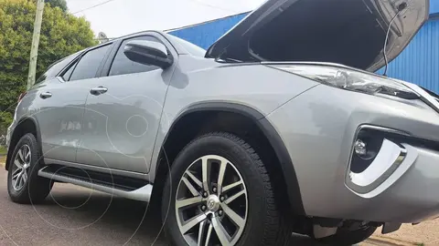 Toyota SW4 SRX 7 Pas Aut usado (2019) color Gris precio u$s40.000
