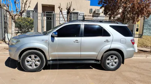 Toyota SW4 SRV TDi Cuero Aut usado (2009) color Gris Metalico precio u$s20.500