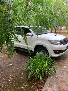 Toyota SW4 SRV TDi usado (2015) color Blanco precio u$s32.000