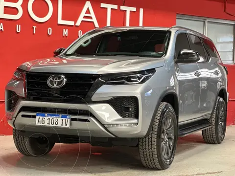 foto Toyota SW4 HILUX SW4 TDI SRX AUT L/21 nuevo color Gris precio $60.000.000