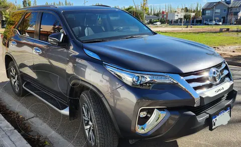 Toyota SW4 SRX 2.8 TDi 7A usado (2018) color Gris Oscuro precio $52.000.000