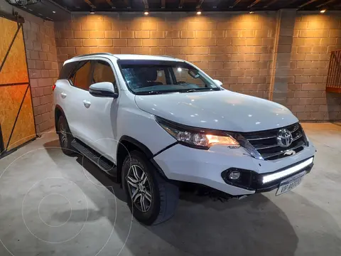 Toyota SW4 SR 5 Pas usado (2017) color Blanco Perla precio $42.000.000