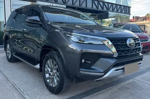 Toyota SW4 SRX 2.8 TDi 7A usado (2023) color Gris precio u$s53.500