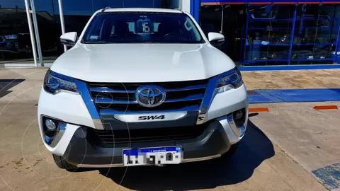 Toyota SW4 HILUX SW4 TDI SRX AUT         L/16 usado (2016) color Blanco precio $47.000.000