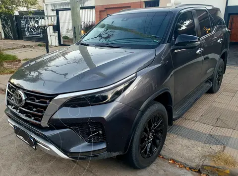 Toyota SW4 SRX 2.8 TDi 7A Aut usado (2023) color Gris Oscuro precio u$s56.000