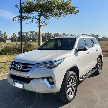 Toyota SW4 SRX 2.8 TDi 7A Aut usado (2016) color Blanco Perla precio u$s32.000
