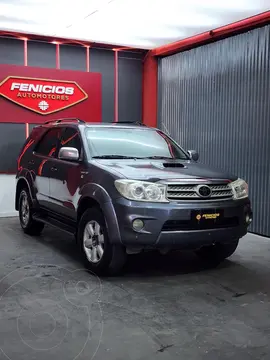 Toyota SW4 HILUX SW4 TD SRV              L/05 usado (2008) color Gris Oscuro precio $25.000.000
