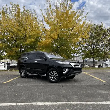 Toyota SW4 Diamond 7 Pas Aut usado (2018) color Negro precio u$s35.800
