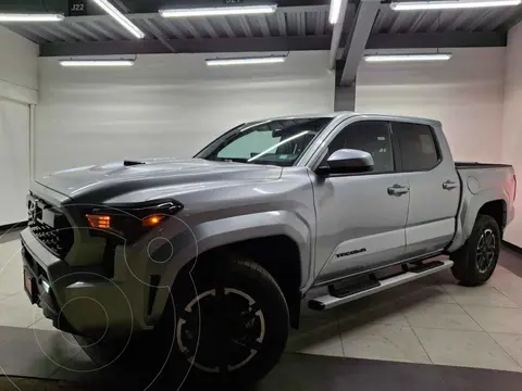 Toyota Tacoma HEV TRD PRO usado (2025) color Plata financiado en mensualidades(enganche $190,169 mensualidades desde $18,760)