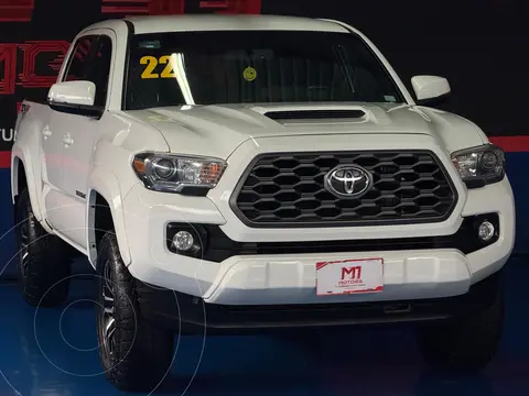 Toyota Tacoma Sport 4x4 usado (2022) color Blanco precio $698,000