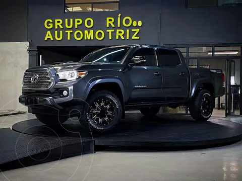 Toyota Tacoma TRD Sport 4x4 usado (2017) color Gris Oscuro precio $569,000