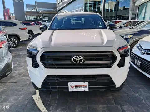 Toyota Tacoma SR 4x2 usado (2024) color Blanco precio $768,000