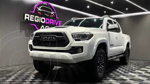 Toyota Tacoma Edicion Especial 4x4 usado (2023) color Blanco financiado en mensualidades(enganche $156,000 mensualidades desde $15,715)