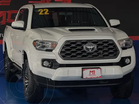 Toyota Tacoma Sport 4x4 usado (2022) color Blanco financiado en mensualidades(enganche $119,780)